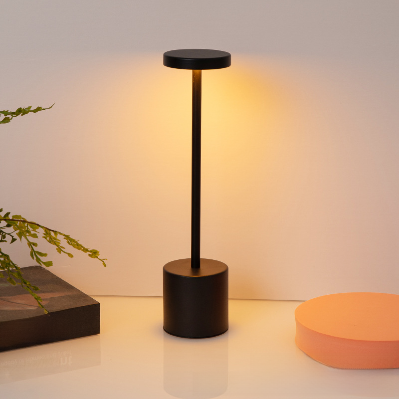 Luminária de Mesa modelo Candeeiro com Sensor de Toque - Recarregável